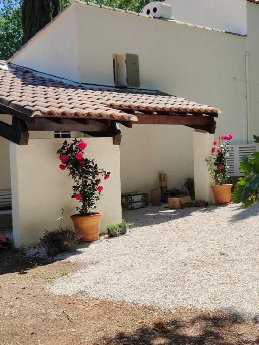 Villa Handres Nans-les-Pins Eksteriør billede