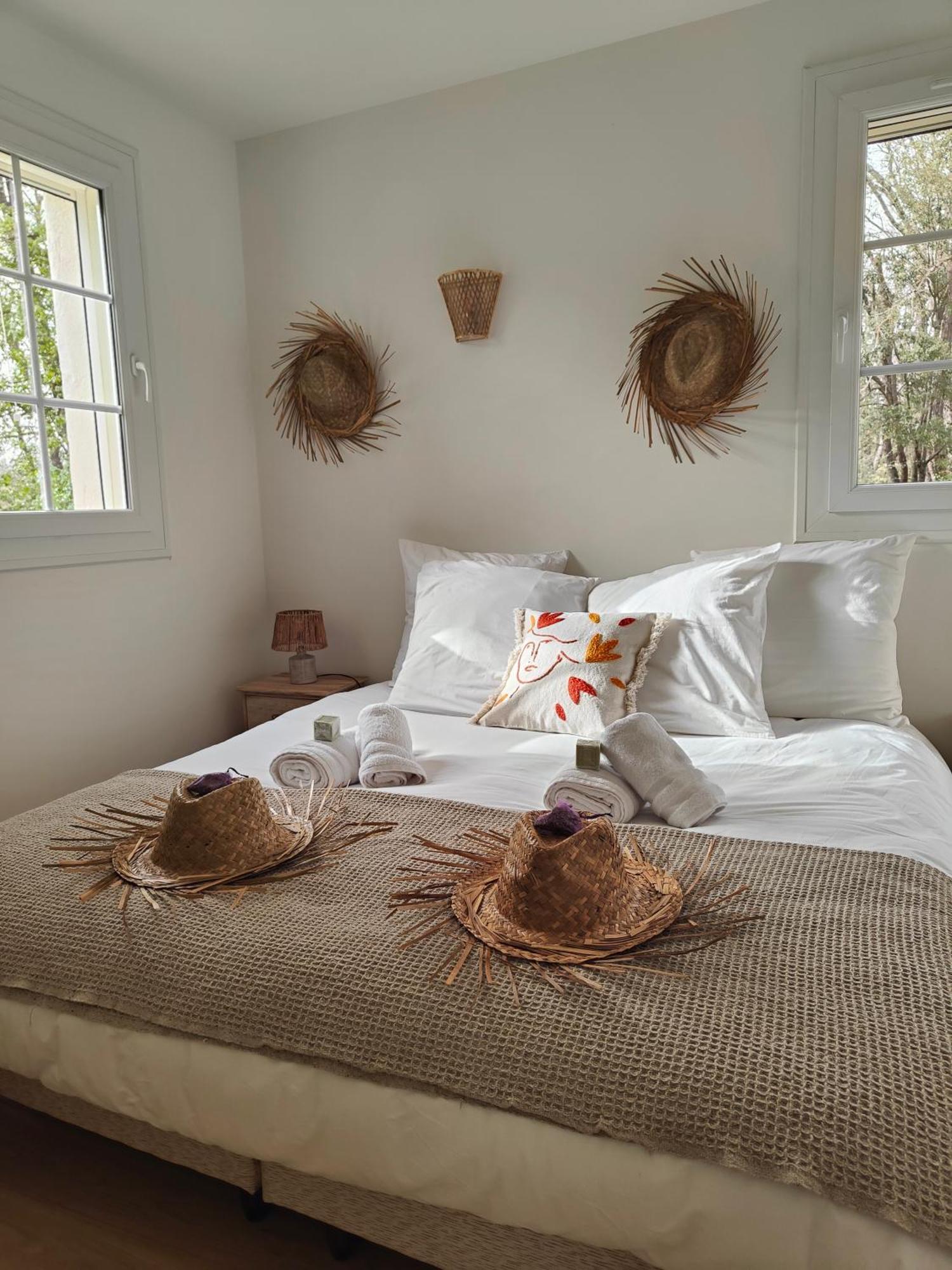 Villa Handres Nans-les-Pins Eksteriør billede